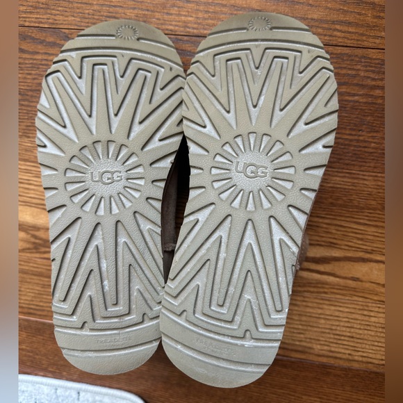 UGG Classic Mini II Boots - Picture 10 of 14